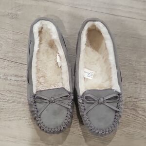 Cat & Jack Girls' Cadi Moccasin Slippers in charcoal gray size 1